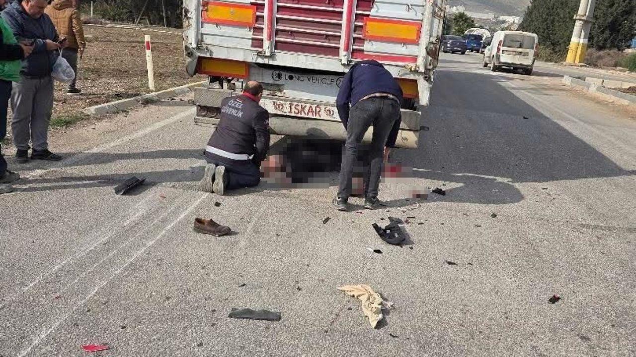 Tırla çarpışan motosikletin sürücüsü öldü
