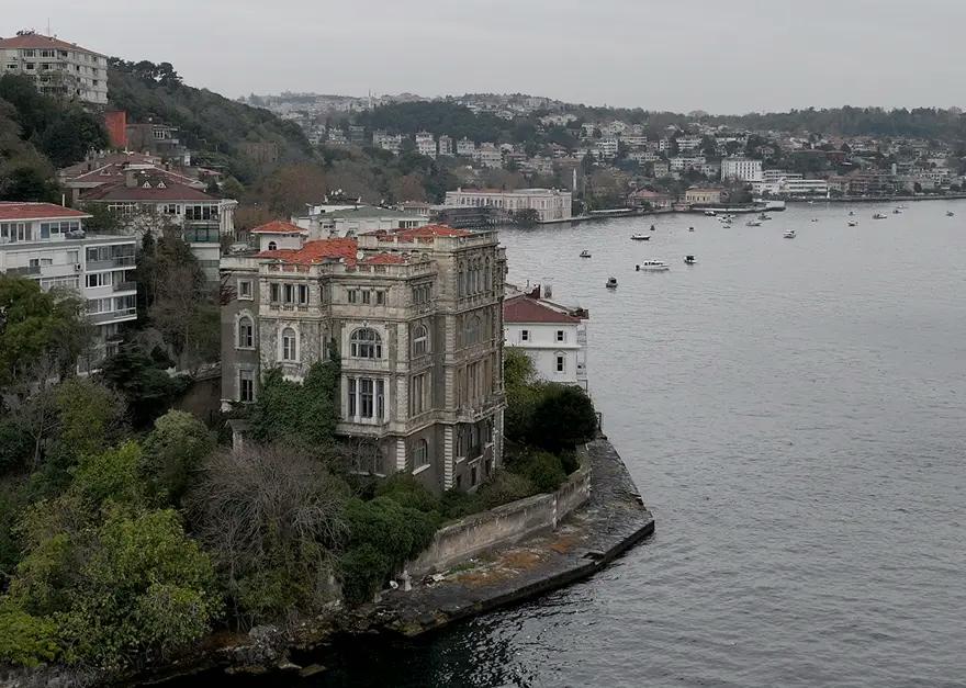 İhtişamıyla göz kamaştırıyor... Zeki Paşa Yalısı yeniden satışta 4
