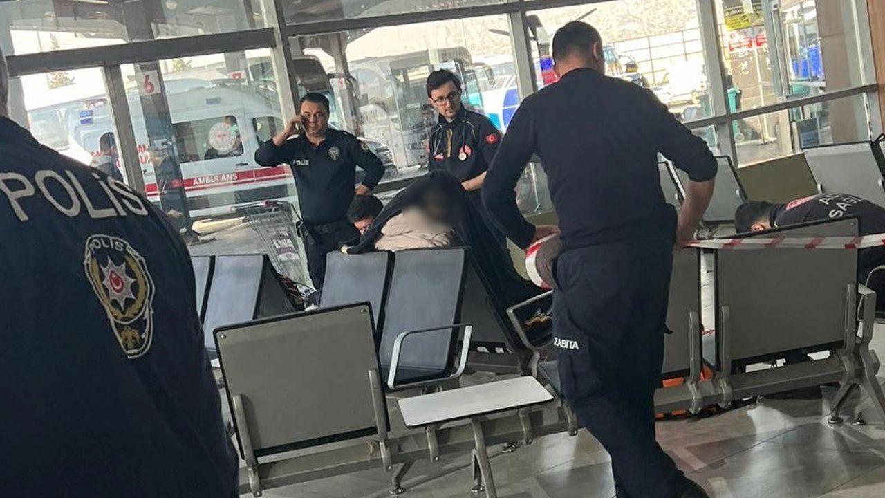 10 gündür otogarda yaşayan avukat oturduğu yerde hayatını kaybetti