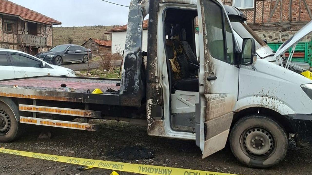 Ankara’da 4 araç kundaklandı: O anlar kamerada