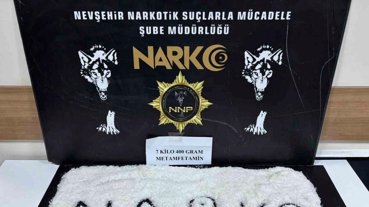 Aracın stepnesinde 7 kilo uyuşturucu çıktı