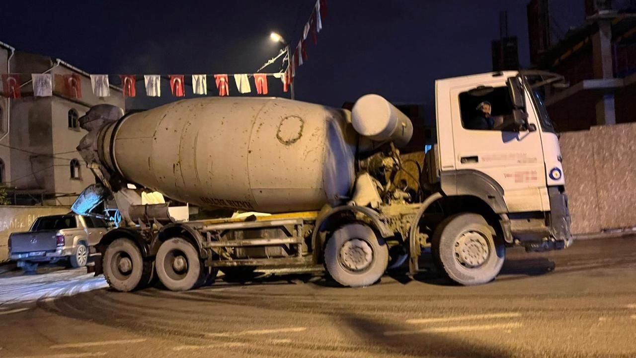 Beton mikserinin içine düşen sürücüden acı haber