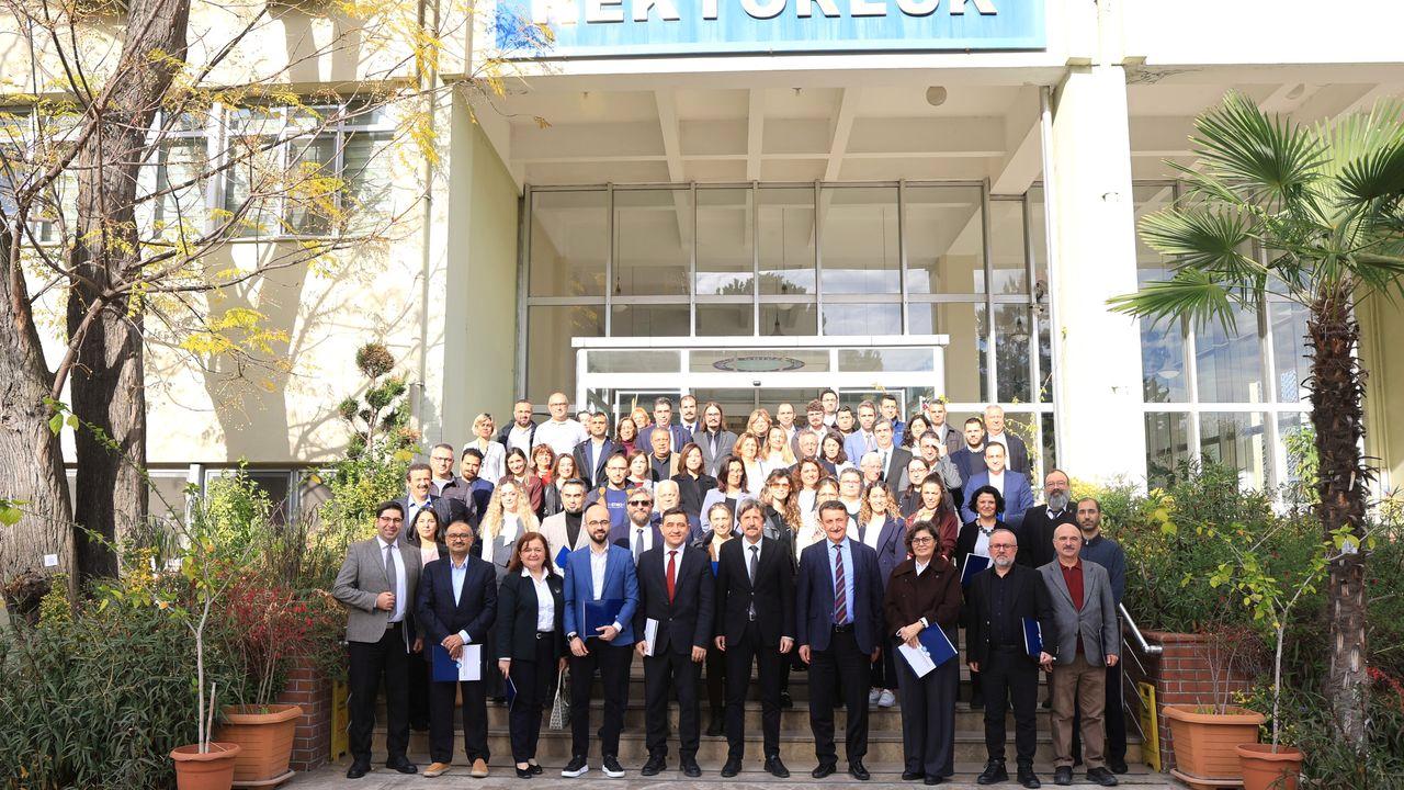 Bursa'da başarılı akademisyenlerle buluşma!