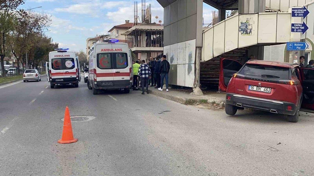 Bursa’da kavşakta feci kaza: 5 yaralı