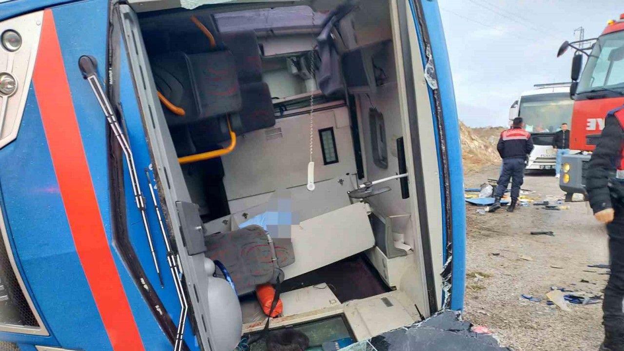 (Düzeltme) Cezaevi nakil aracı devrildi, 7 jandarma ve 2 Adalet Bakanlığı personeli yaralandı