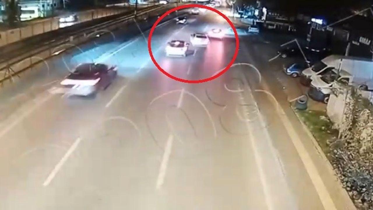 Ehliyetsiz genç, ağabeyinin otomobili ile makas atarken kaza yaptı