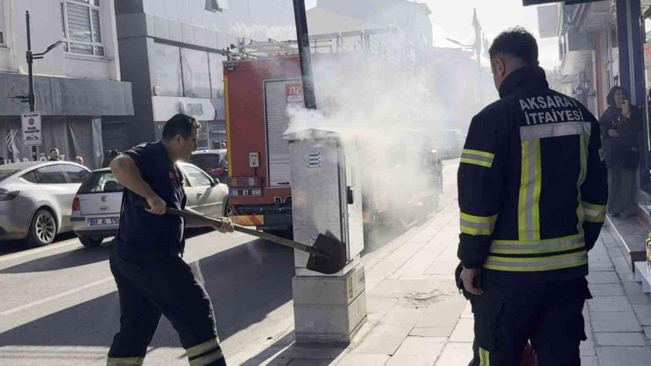 Elektrik panosundaki yangın paniğe neden oldu
