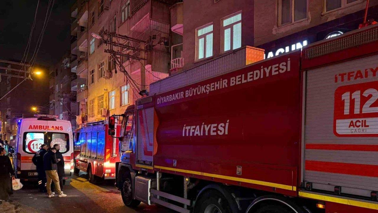 Eşiyle tartıştı, evini ateşe verdi
