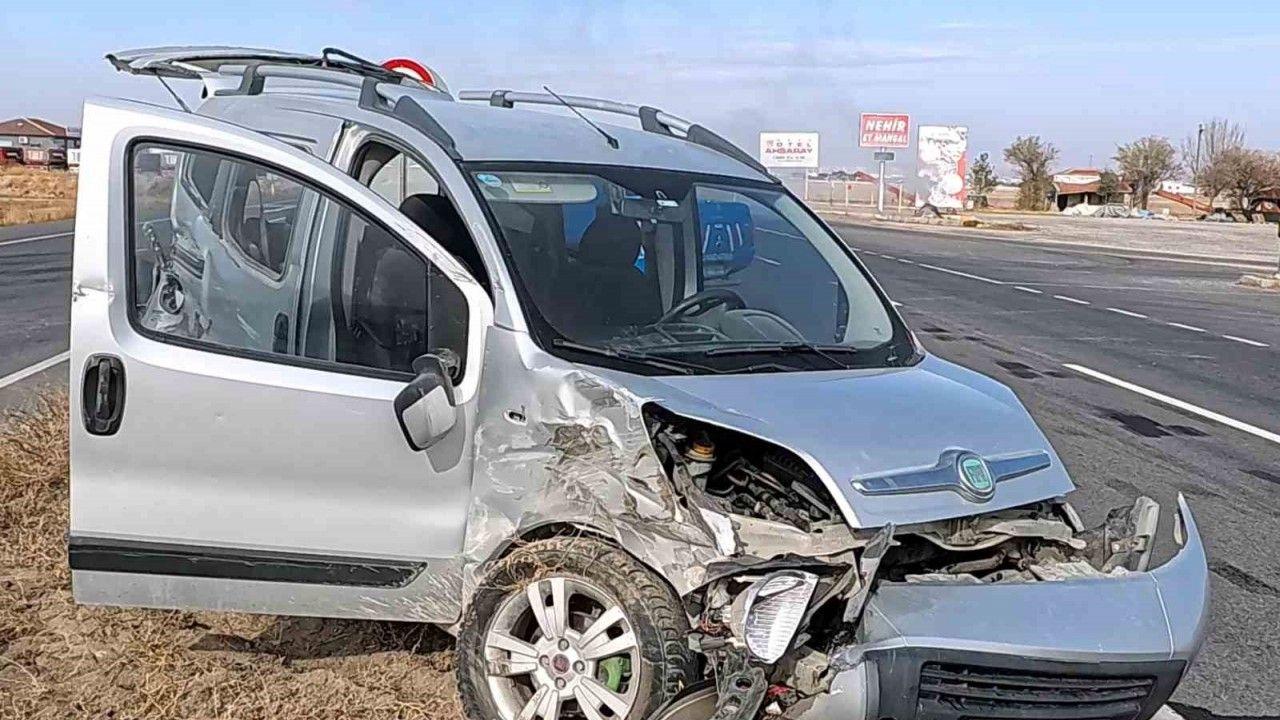 Hastaneden dönen karı koca kaza yapıp hastanelik oldu