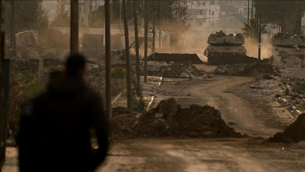 İsrail ordusu, Suriye'nin Dera ve Kuneytra kırsalına topçu saldırısı düzenledi