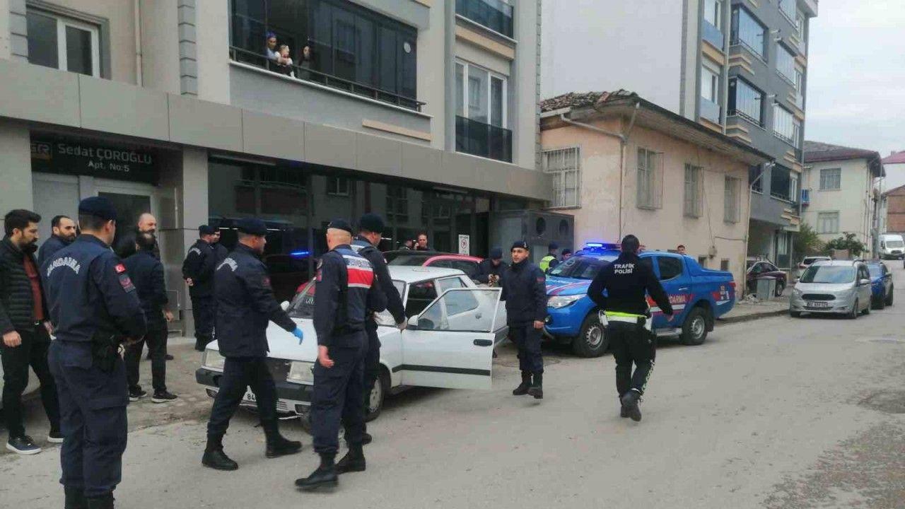 Jandarma personelini yaralayan sürücü, kovalamaca sonrası yakalandı