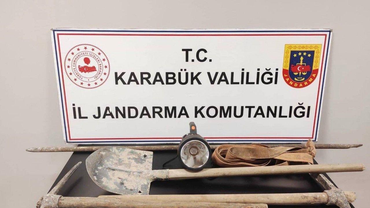 Kaçak kazı yapan 5 kişi yakalandı