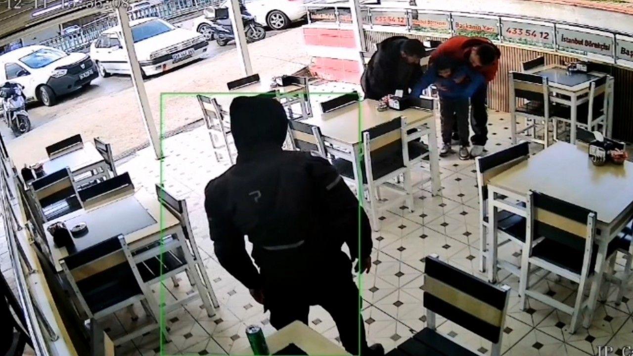 Kurye heimlich manevrasıyla boğulan çocuğu kurtardı: O anlar kamerada