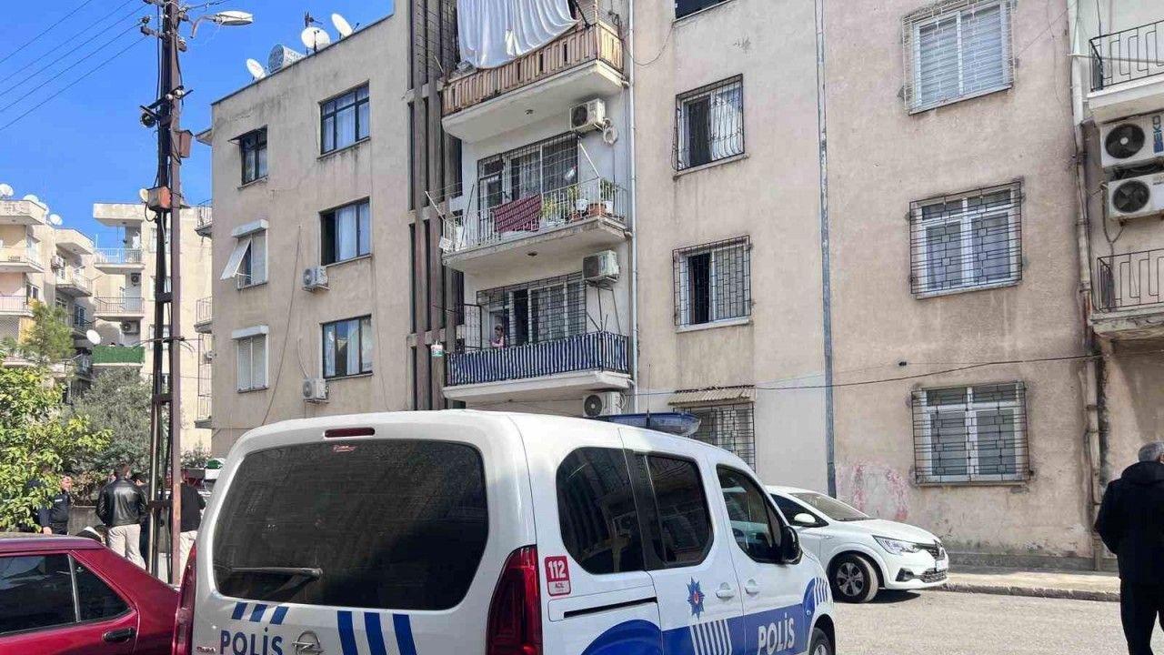 Mersin Valilliği 3 kişiyi öldüren şahsın bacağından vurularak yakalandığını bildirdi
