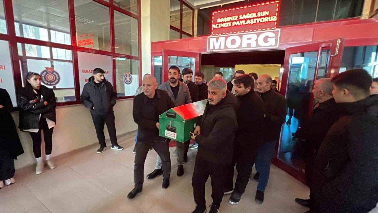 Otomobilinde silahlı saldırıya uğrayan genç kız toprağa verildi