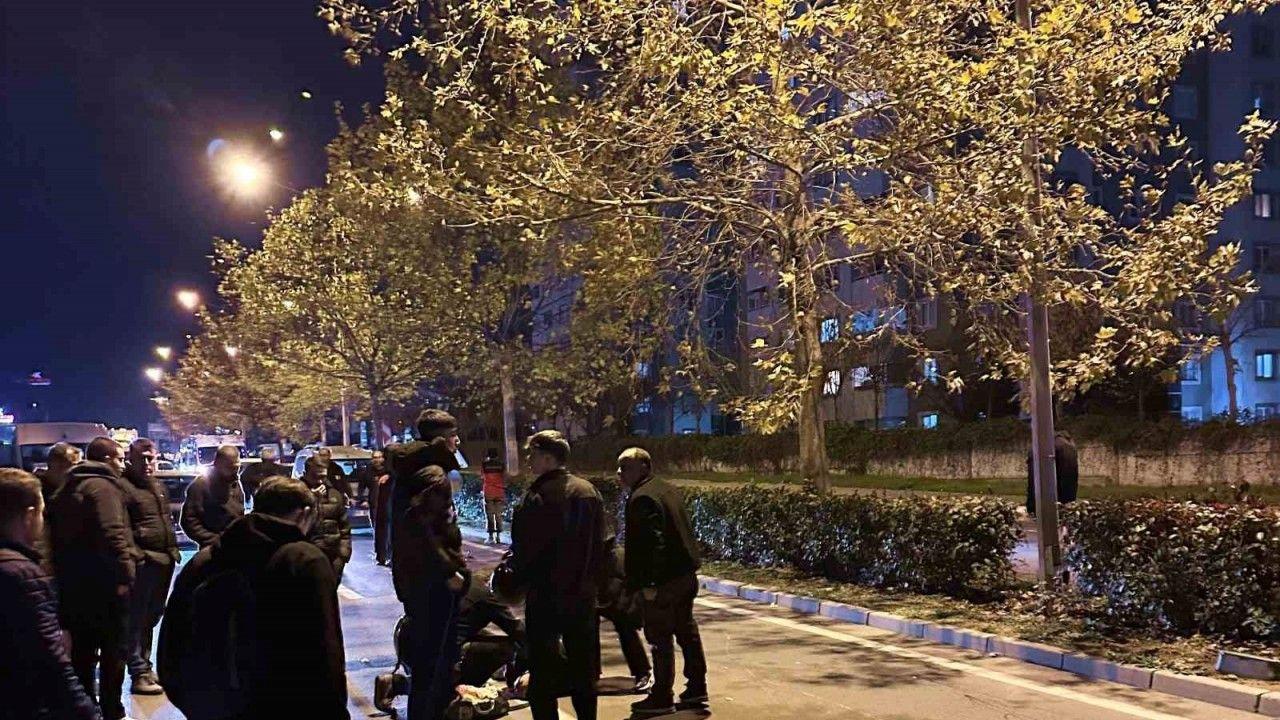 Otomobille çarpışan motosikletteki 2 genç yaralandı