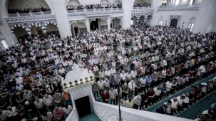 2025'in son hutbesinde yılbaşı mesajı: Kutlama, alkol ve piyangodan uzak durun