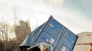 Almanya’da kontrollü patlatmada yanlış tespit: 28 konut hasar gördü, 58 kişi evsiz kaldı