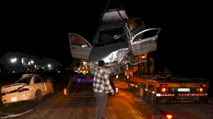 Amasya’da iki otomobil kafa kafaya çarpıştı: 8 yaralı