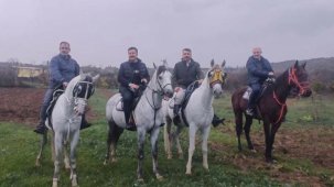 Bursa'da Başkanlardan atlı mola!