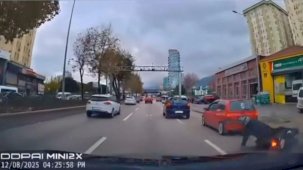 Bursa'da kaza anı kamerada!