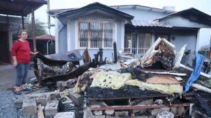 Deprem sonrası inşa ettikleri evlerinde alevler içinde kalan aile korku dolu anlar yaşadı