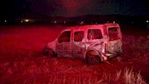 Garajdaki araç ve evde çıkan yangın korkuttu