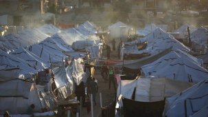 Gazze’de insanlar, hayatta kalma ile belirsizlik arasında mücadele veriyor