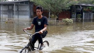 Güney Asya'da afet 1500 can aldı