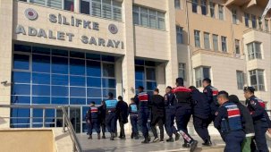 Mersin’de tekneye kaçak sigara operasyonu: 6 tutuklama