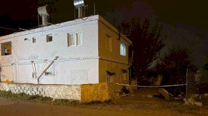 Öldürdüğü eşini evinin banyosuna gömdü