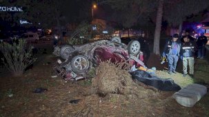 Otomobil, takla atarak çarptığı ağacı kökünden söktü: 1 ölü