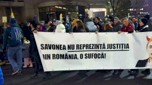 Romanya’da binlerce kişi, yargıdaki usulsüzlükleri protesto etti
