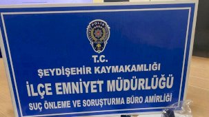 Seydişehir’de polis şüpheli araçtan 4 ruhsatsız tabanca ele geçirdi