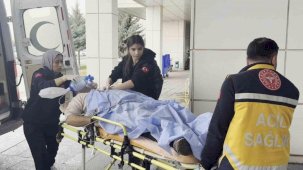 Yakınını kaza yerinde gören adam kalp krizi geçirdi