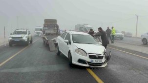 Yoğun sis Tatvan’da zincirleme kazaya neden oldu