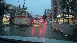 Yol verme kavgasında sürücülere ceza kesildi birinin ehliyetine de el konuldu