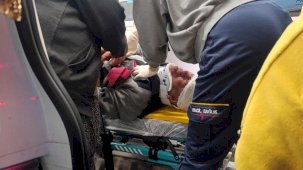 Yolun karşısına geçmek isterken otomobil çarptı: 1 yaralı