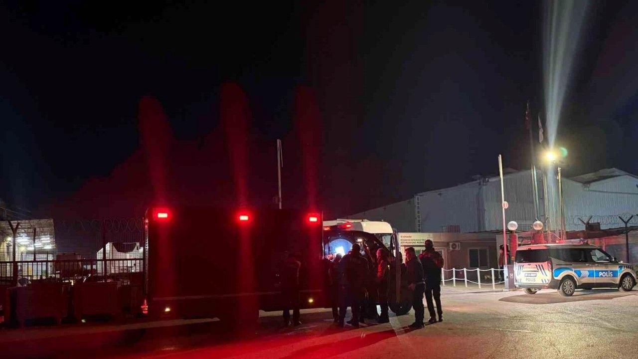 Tırdan sızan kimyasal maddeden etkilenen 5 kişi hastanelik oldu
