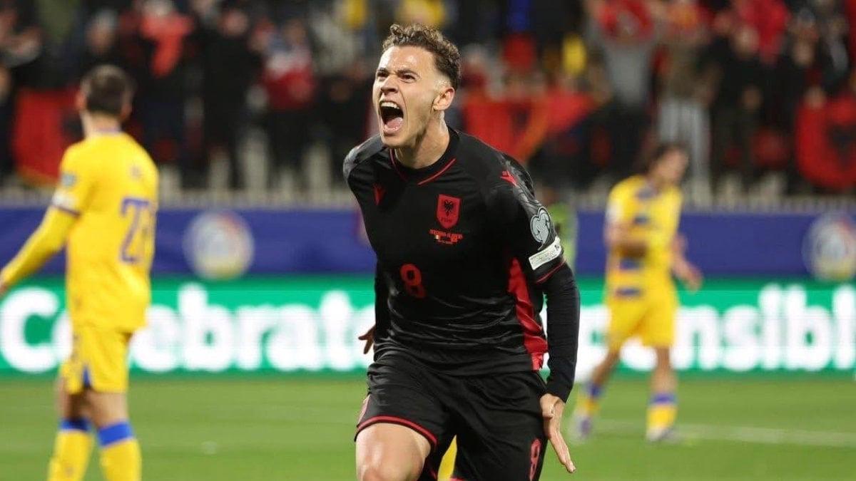 Kristjan Asllani'nin Beşiktaş için geliş saati ortaya çıktı