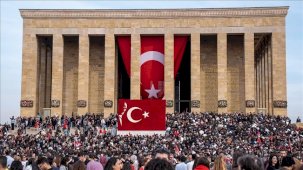 Anıtkabir'e milyonlar akın etti