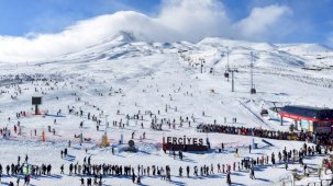 Erciyes Kayak Merkezi’ne ziyaretçi akını