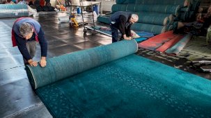 Tokyo Camisi’nin yeni halıları Manisa Demirci’de dokundu