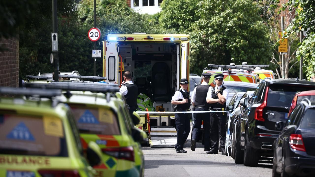 Londra polisi, Epstein bağlantılı eski Büyükelçi'nin soruşturması kapsamında iki adreste arama yaptı