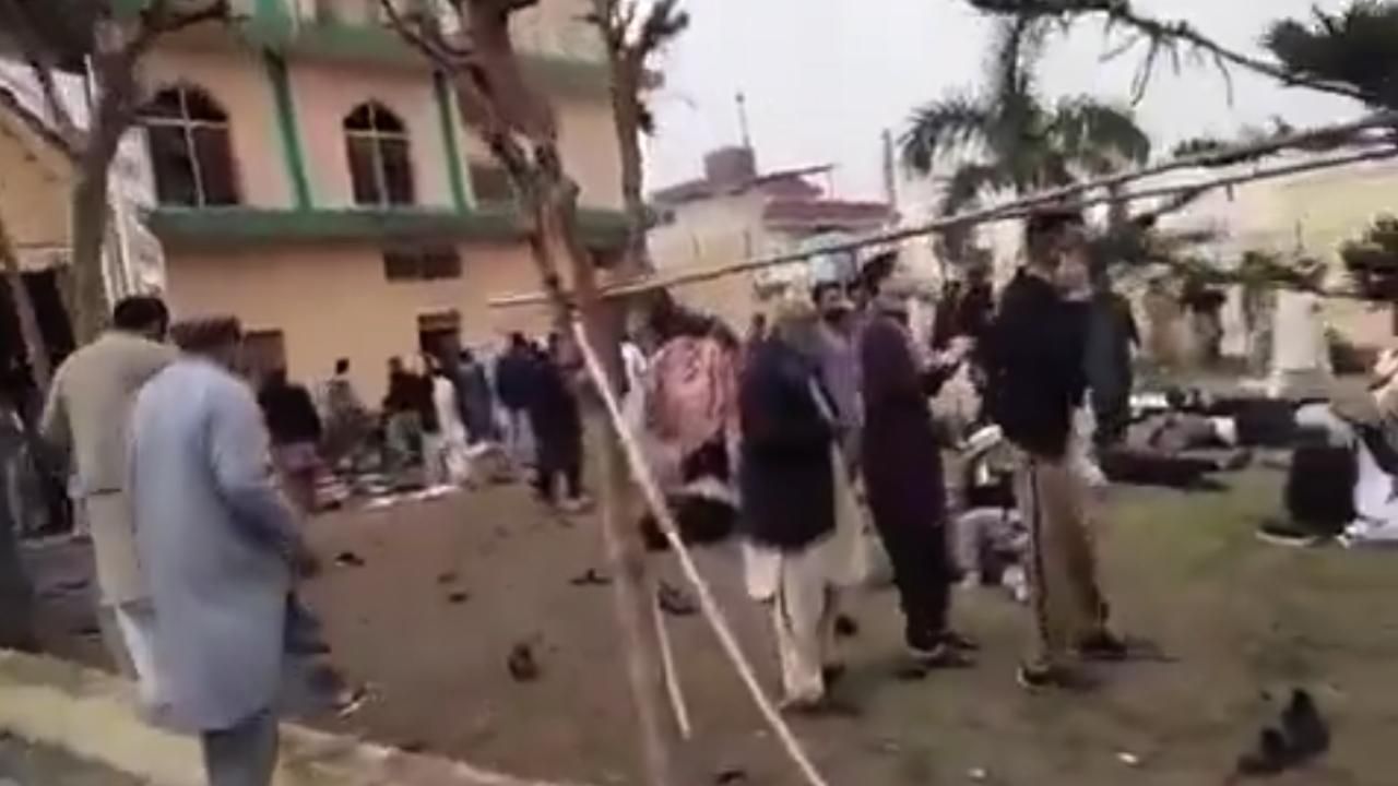 Cuma namazı sırasında patlama: En az 15 kişi hayatını kaybetti