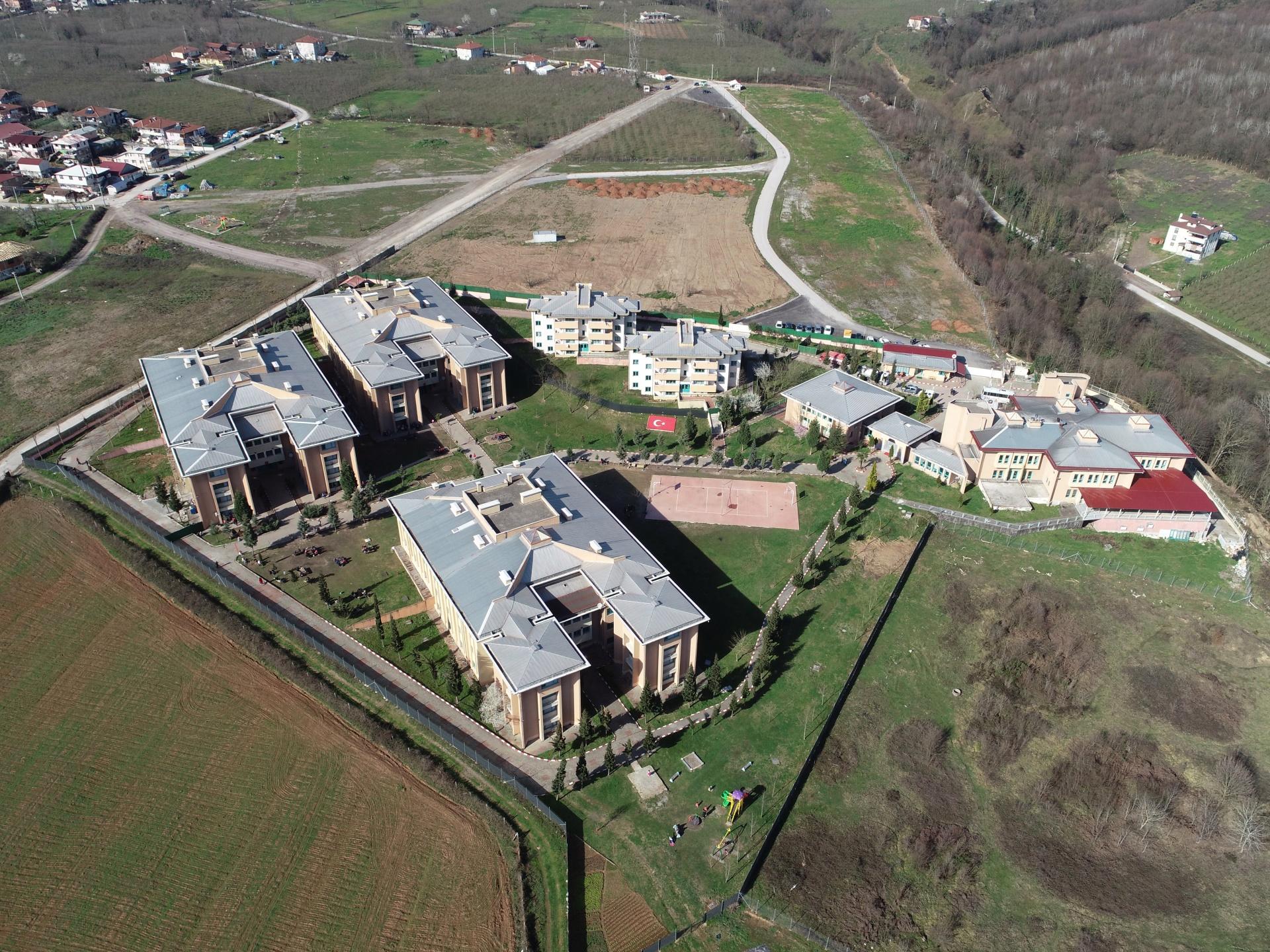 Cezaevinde yangın. 11 mahkum hastaneye kaldırıldı