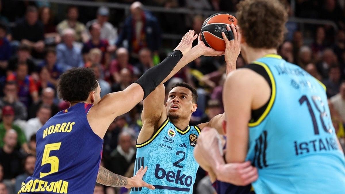 Fenerbahçe deplasmanda Barcelona'yı devirdi