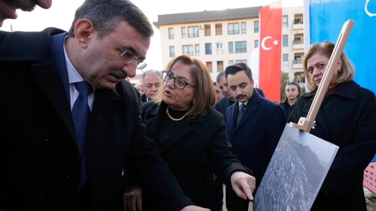 Nurdağı'nda bir hafıza müzesi: Fatma Şahin, Deprem Anma ve Eğitim Merkezi'ni tanıttı