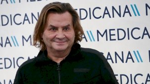 Armağan Çağlayan, Fatih Ürek'in cenazesine gelen bazı ünlüleri eleştirdi: Camide başı açık olmaz