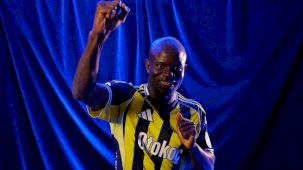 Fenerbahçe, N’Golo Kante için imza töreni düzenledi